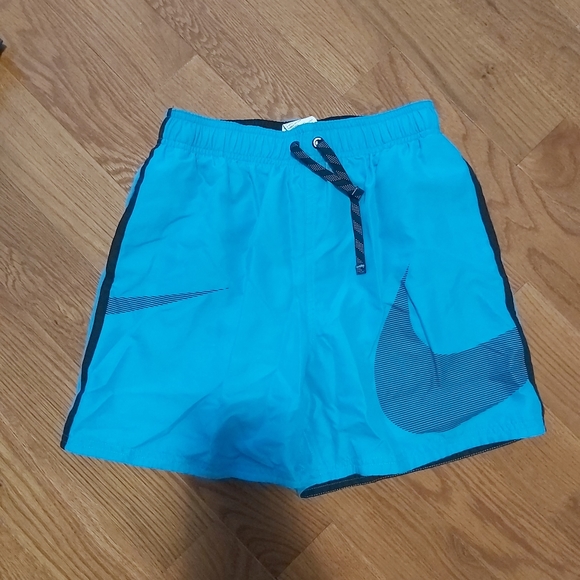 Cute Nike boys swimwear - Picture 3 of 4